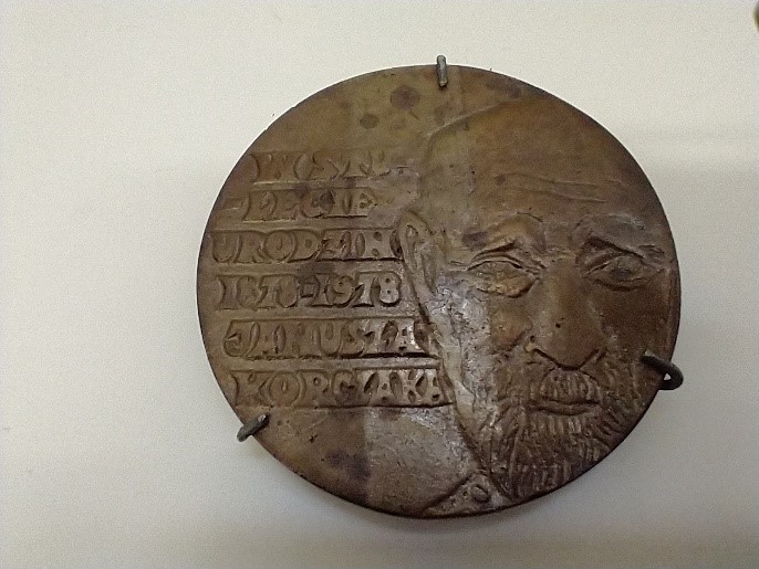 Medal pamiatkowy Korczak